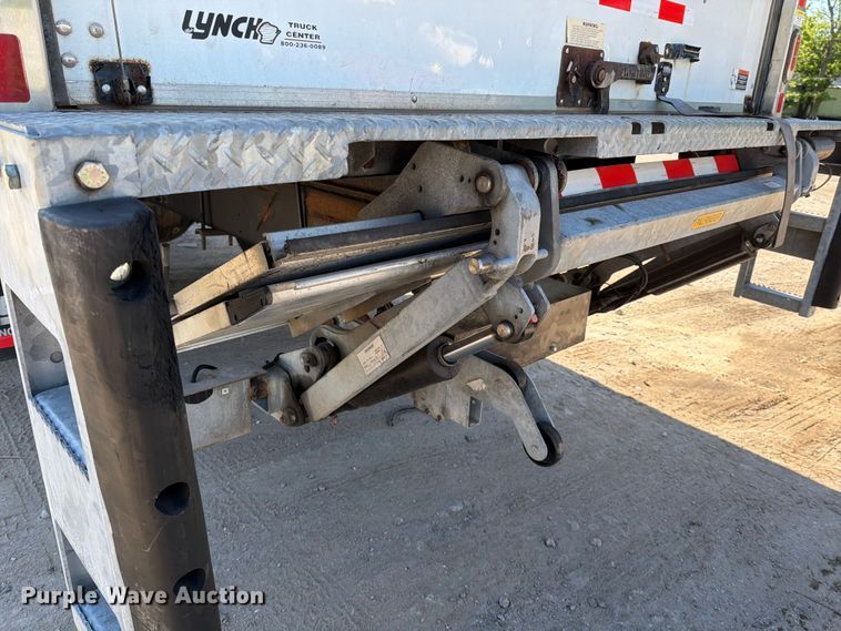 image for item EM0126 2020 Hino 268A box truck