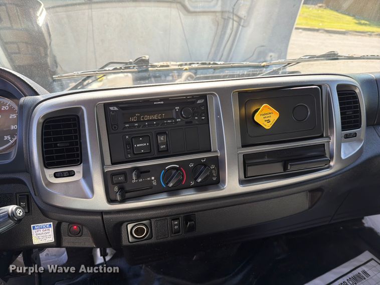 image for item EM0126 2020 Hino 268A box truck