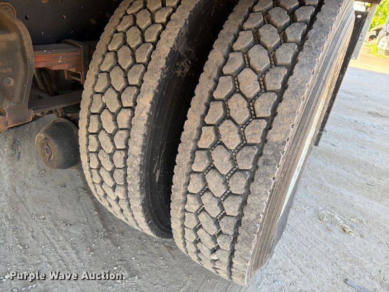 image for item EM0126 2020 Hino 268A box truck