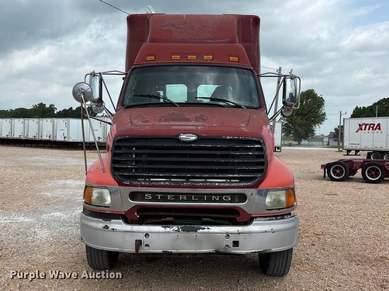 image for item EO4289 2006 Sterling A-Line semi truck