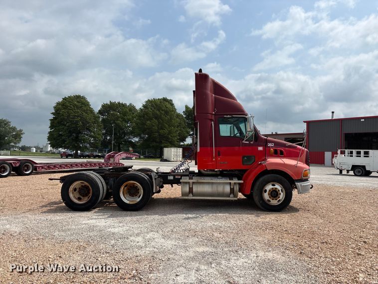 image for item EO4289 2006 Sterling A-Line semi truck