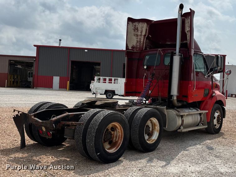 image for item EO4289 2006 Sterling A-Line semi truck