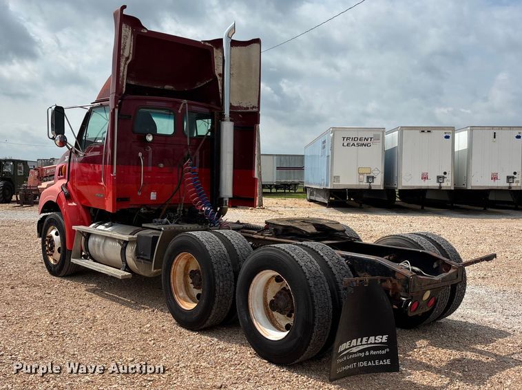 image for item EO4289 2006 Sterling A-Line semi truck