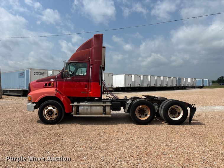 image for item EO4289 2006 Sterling A-Line semi truck