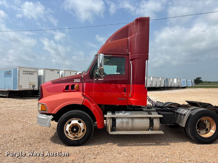 image for item EO4289 2006 Sterling A-Line semi truck
