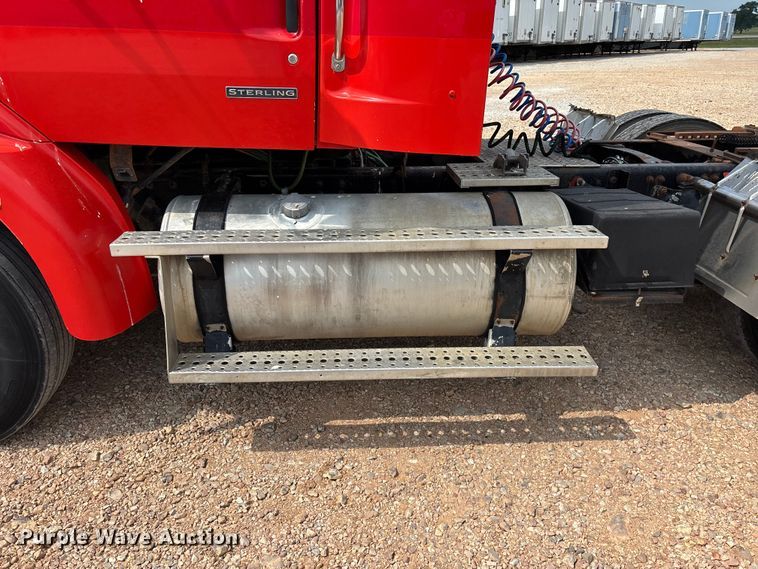 image for item EO4289 2006 Sterling A-Line semi truck