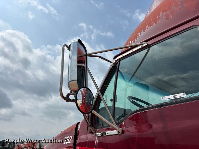 image for item EO4289 2006 Sterling A-Line semi truck