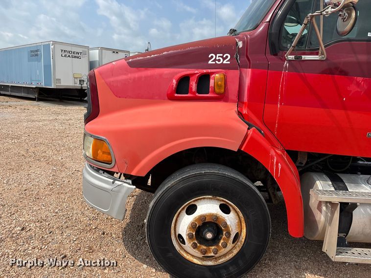image for item EO4289 2006 Sterling A-Line semi truck