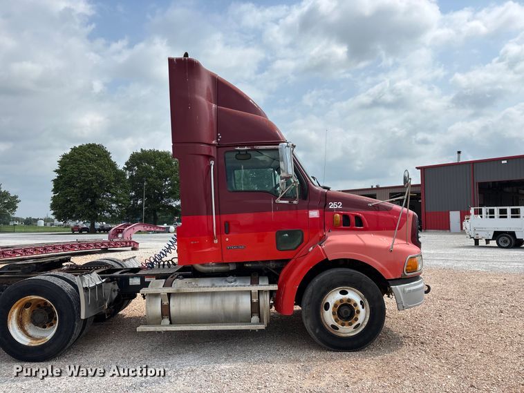 image for item EO4289 2006 Sterling A-Line semi truck