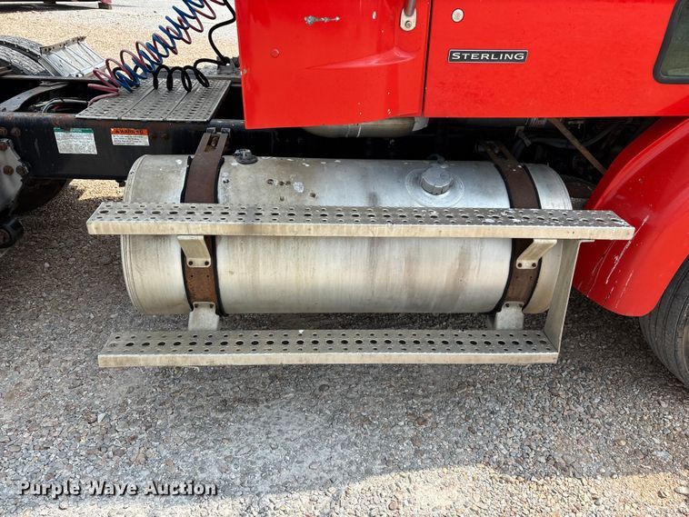 image for item EO4289 2006 Sterling A-Line semi truck