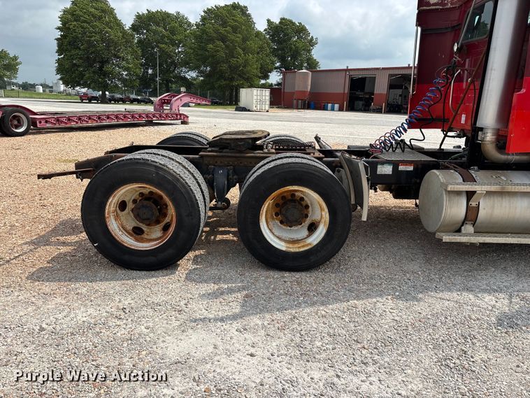 image for item EO4289 2006 Sterling A-Line semi truck
