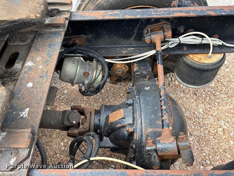 image for item EO4289 2006 Sterling A-Line semi truck