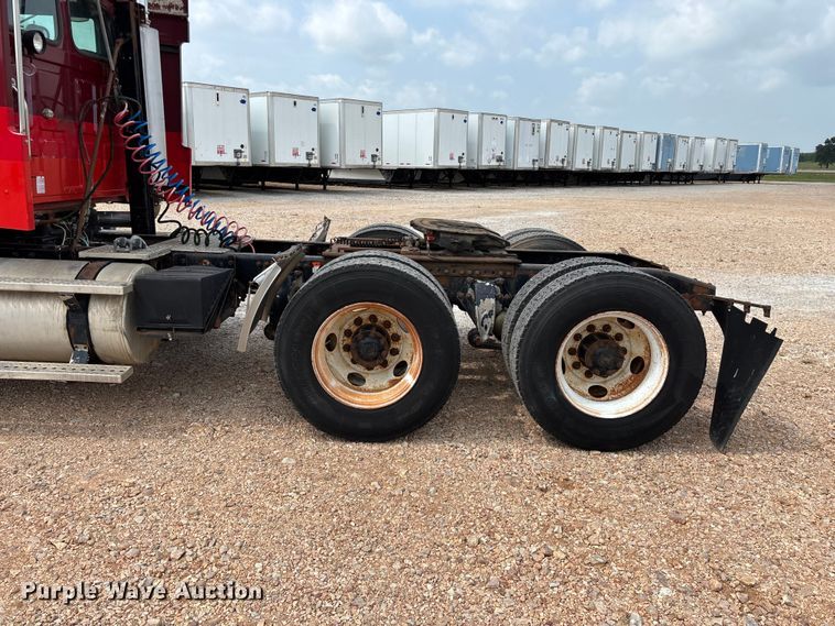 image for item EO4289 2006 Sterling A-Line semi truck