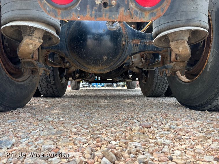 image for item EO4289 2006 Sterling A-Line semi truck