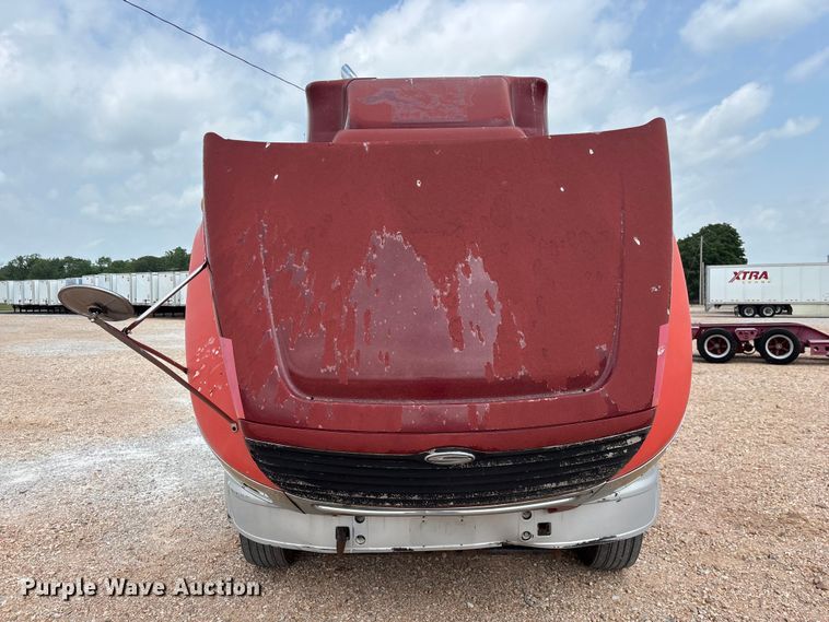 image for item EO4289 2006 Sterling A-Line semi truck
