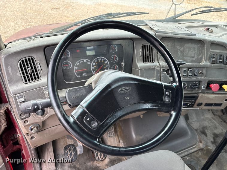 image for item EO4289 2006 Sterling A-Line semi truck