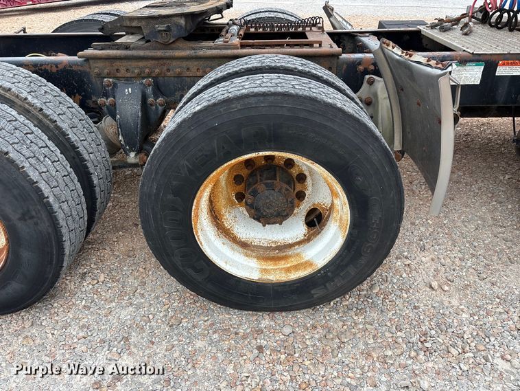 image for item EO4289 2006 Sterling A-Line semi truck