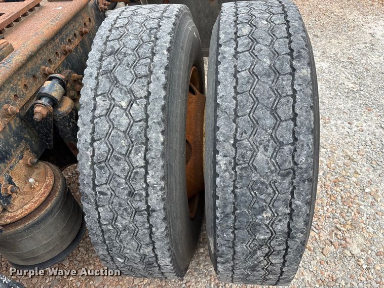 image for item EO4289 2006 Sterling A-Line semi truck