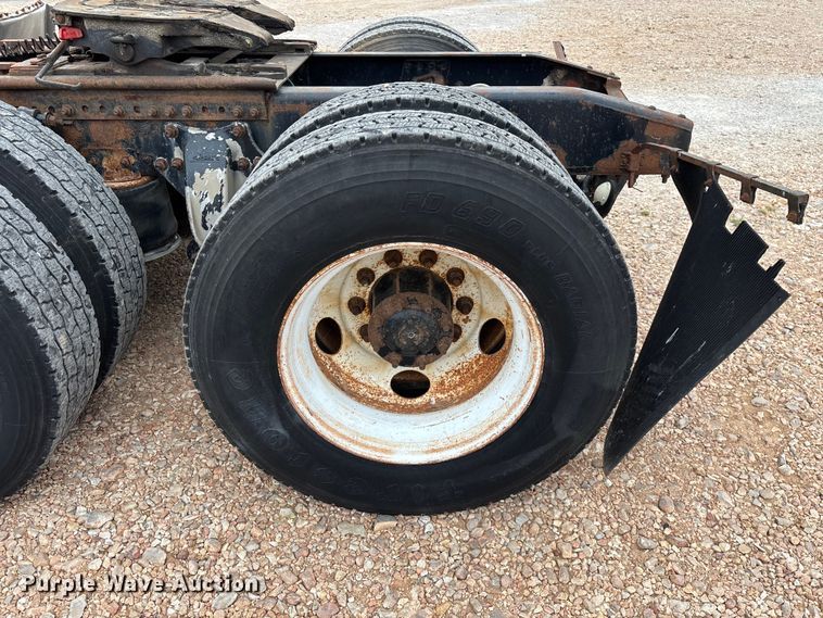 image for item EO4289 2006 Sterling A-Line semi truck