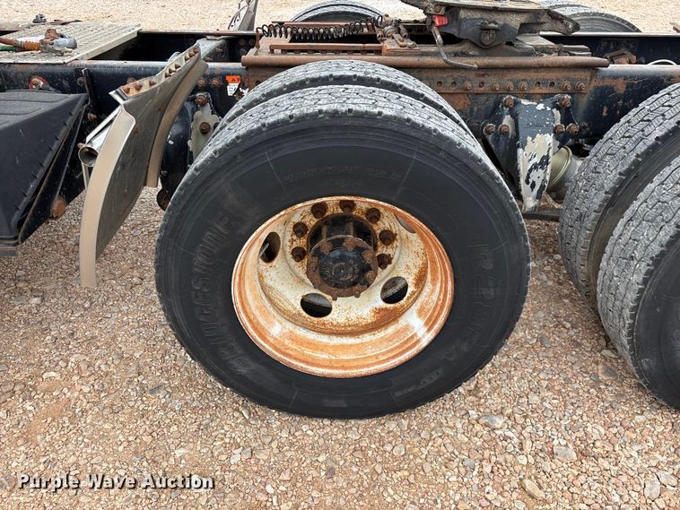 image for item EO4289 2006 Sterling A-Line semi truck