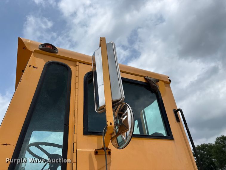 image for item EO4292 1994 Capacity TJ5000 yard truck