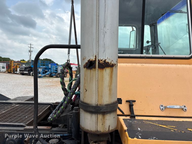 image for item EO4292 1994 Capacity TJ5000 yard truck
