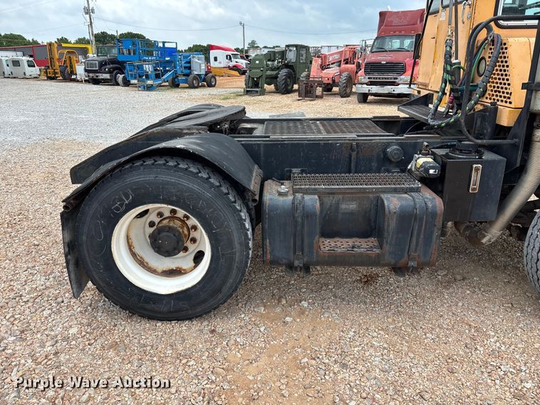 image for item EO4292 1994 Capacity TJ5000 yard truck