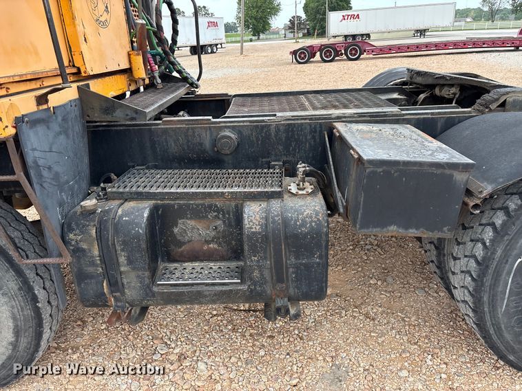 image for item EO4292 1994 Capacity TJ5000 yard truck