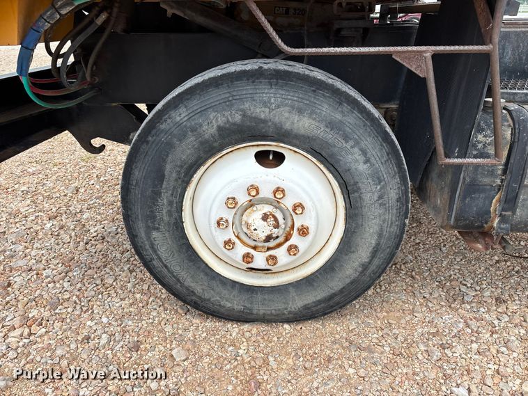 image for item EO4292 1994 Capacity TJ5000 yard truck