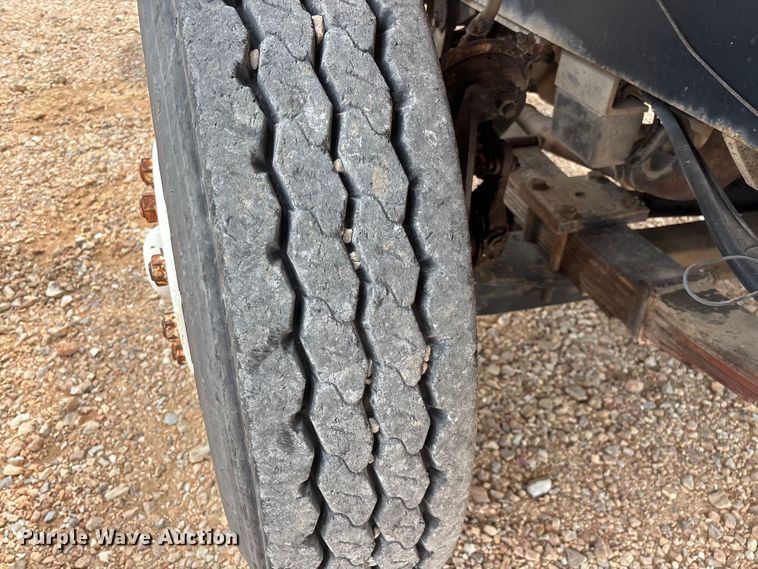 image for item EO4292 1994 Capacity TJ5000 yard truck