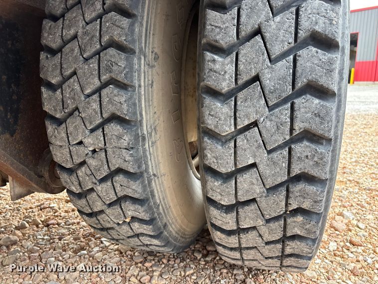 image for item EO4292 1994 Capacity TJ5000 yard truck