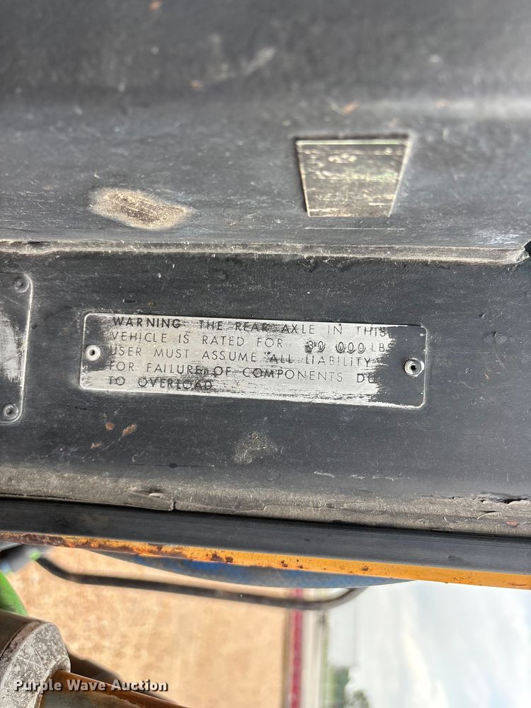 image for item EO4292 1994 Capacity TJ5000 yard truck
