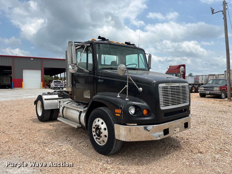 image for item EO4295 2001 Freightliner FL112 semi truck