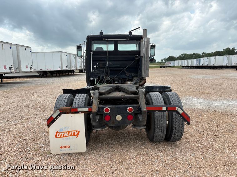 image for item EO4295 2001 Freightliner FL112 semi truck