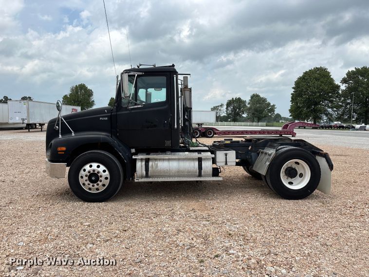 image for item EO4295 2001 Freightliner FL112 semi truck