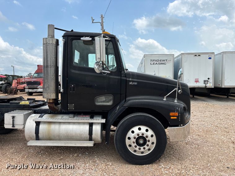 image for item EO4295 2001 Freightliner FL112 semi truck