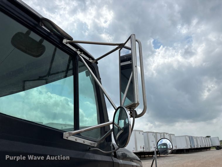 image for item EO4295 2001 Freightliner FL112 semi truck