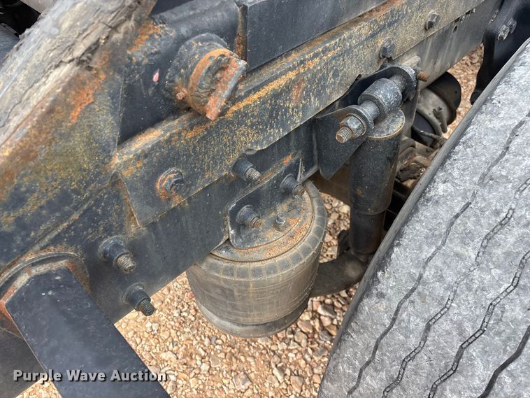 image for item EO4295 2001 Freightliner FL112 semi truck