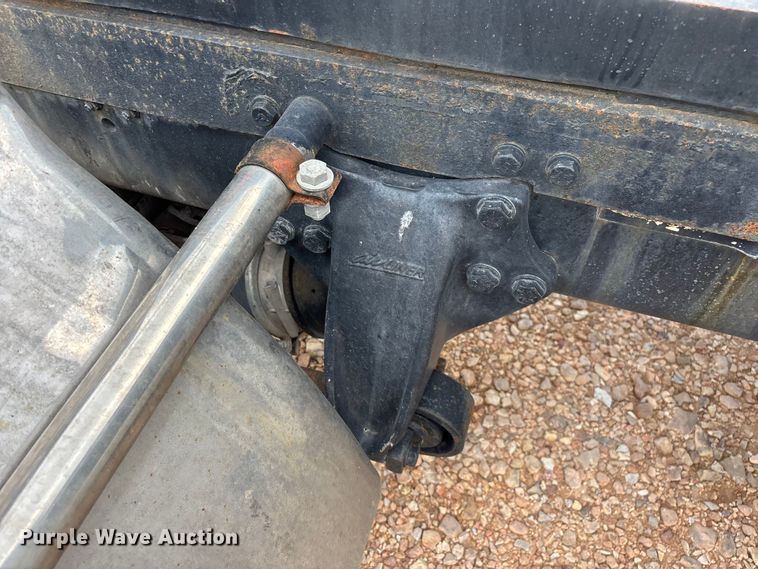 image for item EO4295 2001 Freightliner FL112 semi truck