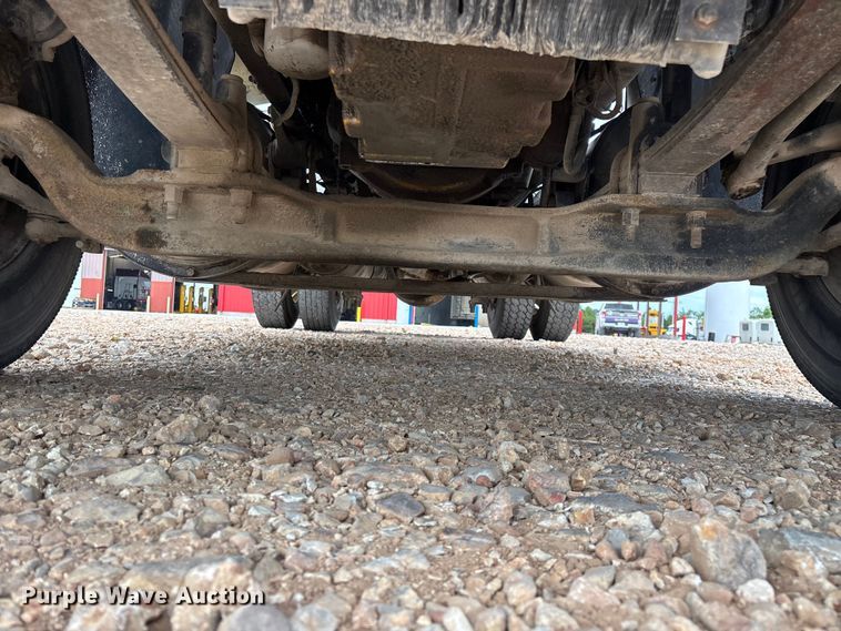 image for item EO4295 2001 Freightliner FL112 semi truck