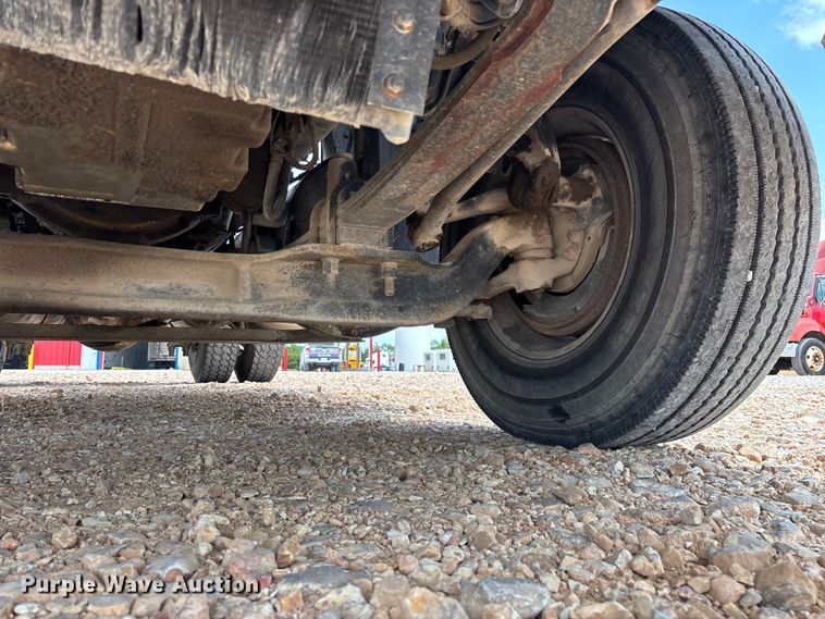 image for item EO4295 2001 Freightliner FL112 semi truck