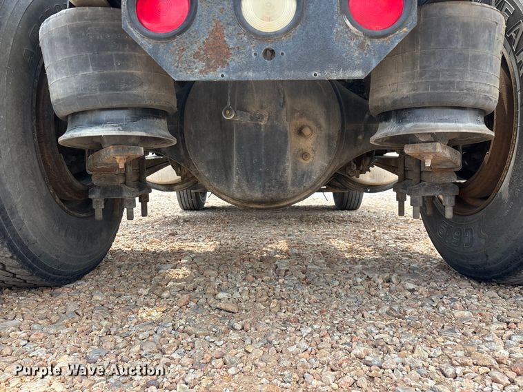 image for item EO4295 2001 Freightliner FL112 semi truck