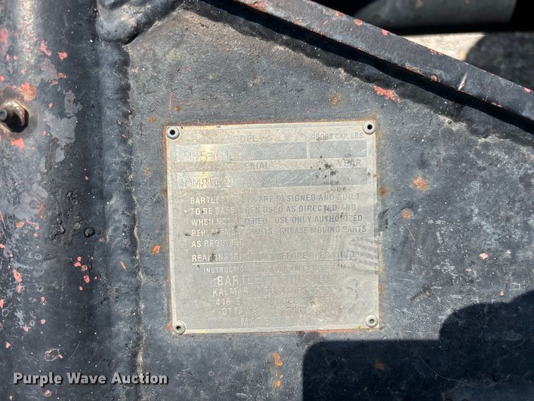 image for item EO4295 2001 Freightliner FL112 semi truck