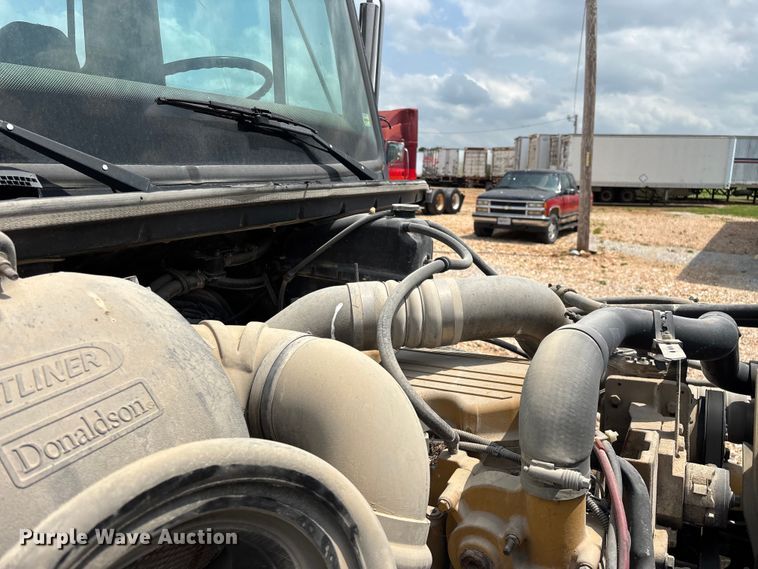 image for item EO4295 2001 Freightliner FL112 semi truck