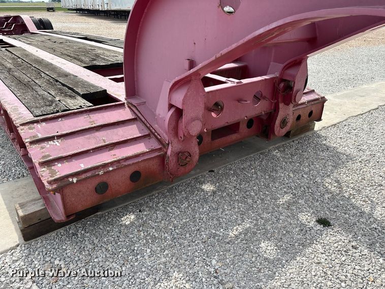 image for item EO4300 1994 Fontaine Specialized Inc. lowboy equipment trailer