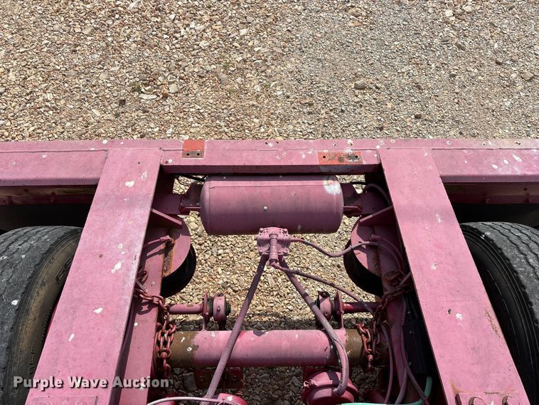 image for item EO4300 1994 Fontaine Specialized Inc. lowboy equipment trailer