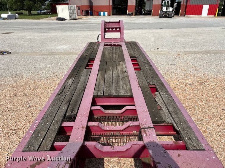 image for item EO4300 1994 Fontaine Specialized Inc. lowboy equipment trailer