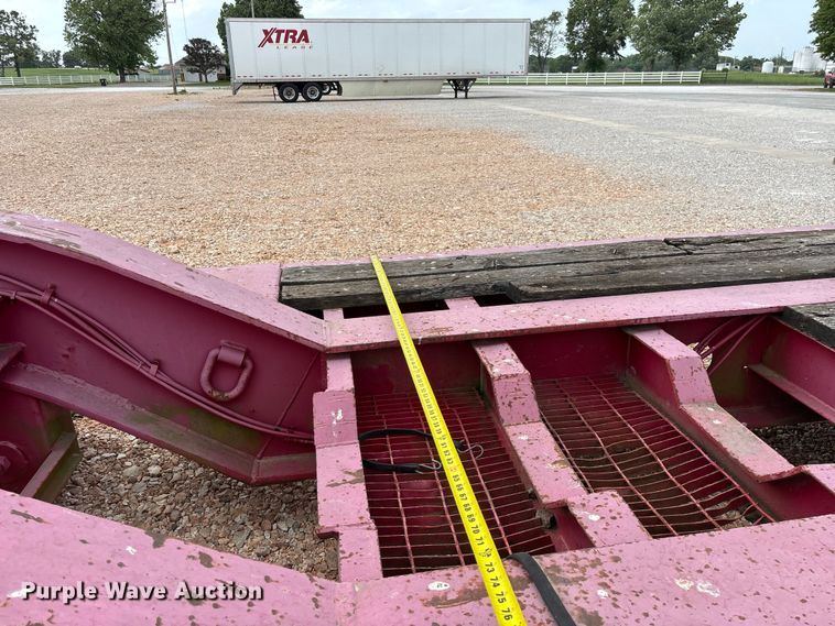 image for item EO4300 1994 Fontaine Specialized Inc. lowboy equipment trailer
