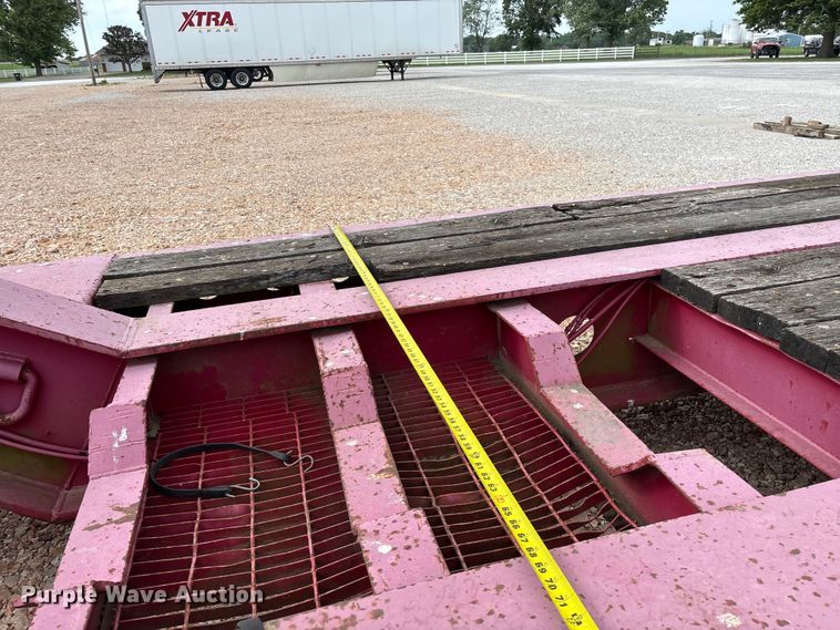 image for item EO4300 1994 Fontaine Specialized Inc. lowboy equipment trailer