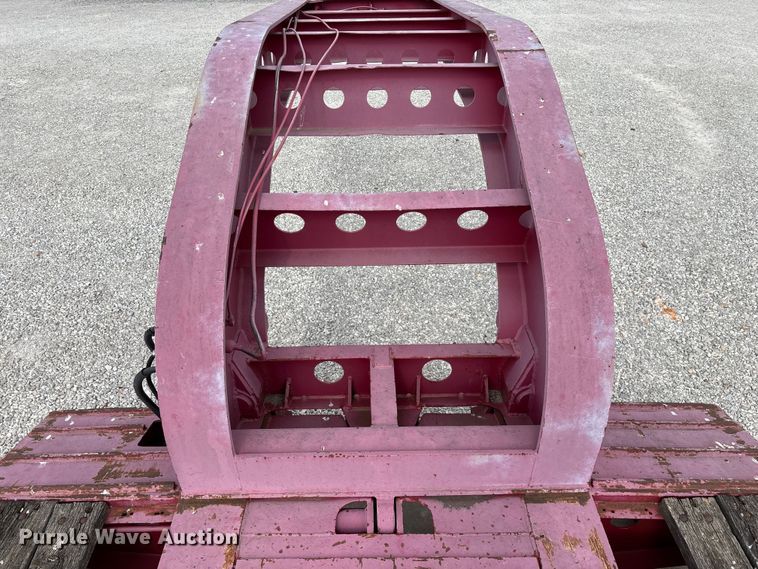 image for item EO4300 1994 Fontaine Specialized Inc. lowboy equipment trailer